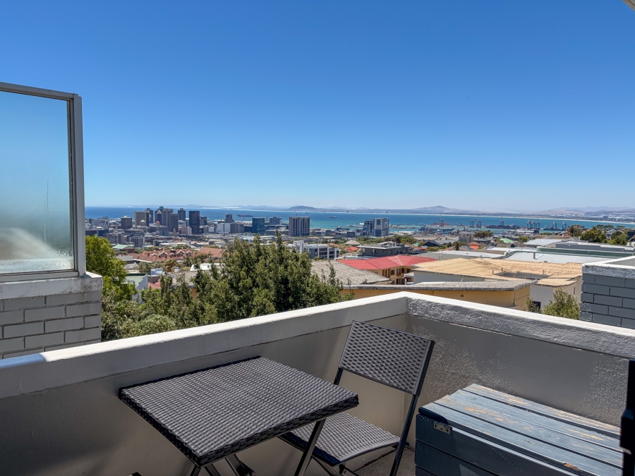 1 Bedroom Property for Sale in Vredehoek Western Cape